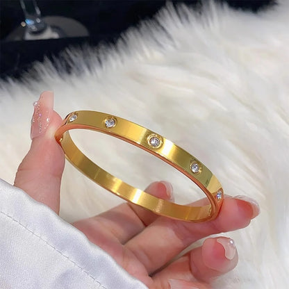 Female titanium steel starry sky high-end bracelet; light luxury temperament INS style; elegant design for a minority
