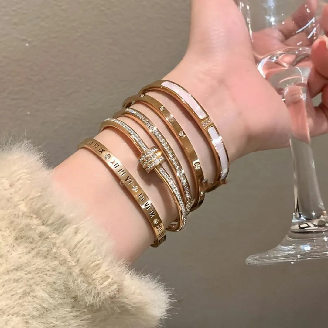 Female titanium steel starry sky high-end bracelet; light luxury temperament INS style; elegant design for a minority