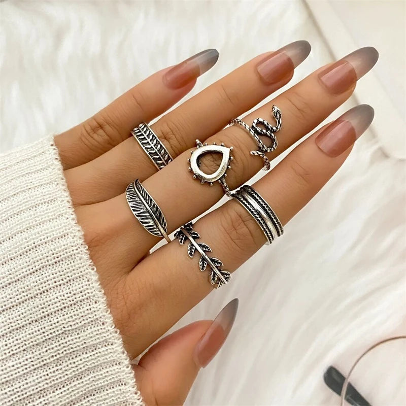 Silver Plated Zinc Alloy Women Rings With Flower Spider Snake Design