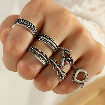 Silver Plated Zinc Alloy Women Rings With Flower Spider Snake Design